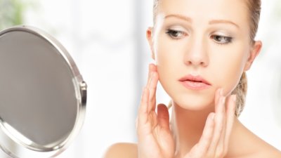 Как стресът влияе на акнето?