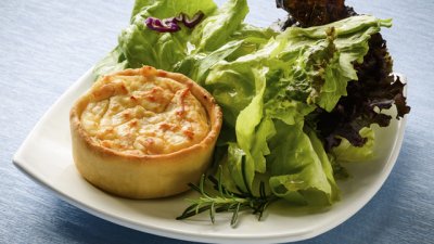 Тарти с гъби и синьо сирене 