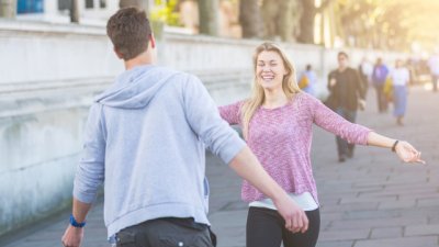 Днес е Международният ден на прегръдката