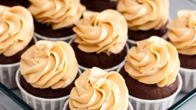 Коледни джинджифилови мъфини с глазура 