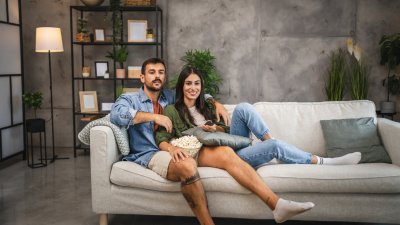 Ако приятелят ви прави тези неща, той си играе с вас