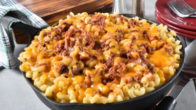 Макарони със сирене и дърпано свинско