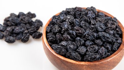 6 здравословни ползи от сушения черен касис
