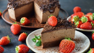 Разкошен летен десерт – чийзкейк с шоколад без печене