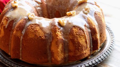 Ябълков кекс с орехи, канела и кафе