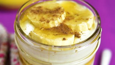 Парфе с банан, фъстъчено масло и йогурт 