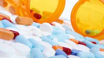 Ако сте на антибиотик, не приемайте тези храни и напитки!