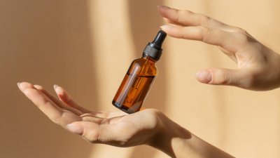 Масло от бяла ливадина – антиоксиданти за по-малко бръчки