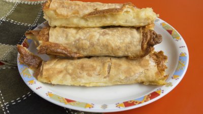 Лесна баница с лук и кайма