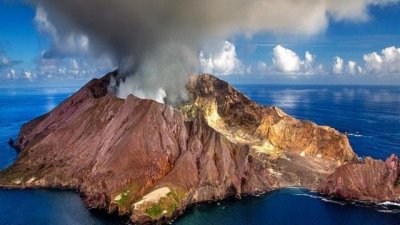 Когато вулканите изригват, боговете мълчат (галерия) 