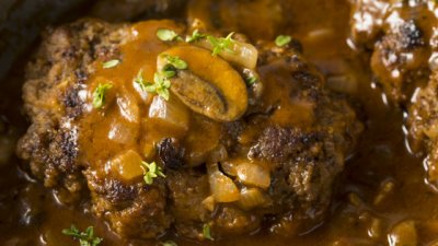 Телешки стекове с лук и сос грейви