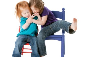 Как да научим децата да споделят играчките?