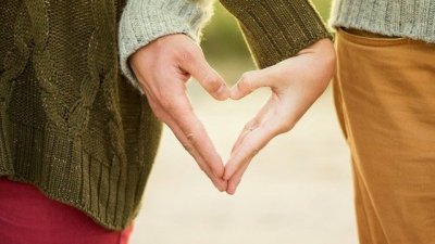 5 фази на връзката, през които всички двойки преминават