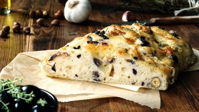 Италиански хляб с маслини и риган