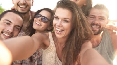 5 трика за неотразима усмивка на снимки 