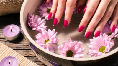 3 рецепти за домашни лосиони за нокти