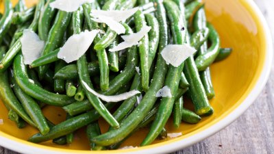 Зелен фасул с пармезан