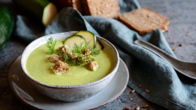 Крем супа с тиквички и картофи 