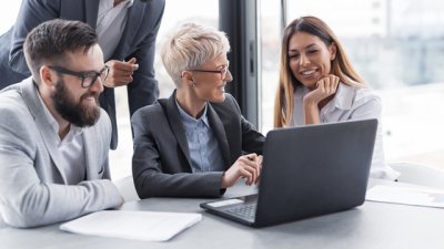 Как да направите добро впечатление в първия работен ден