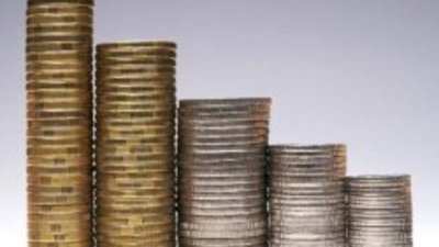 Заплатите са скочили, безработицата – също