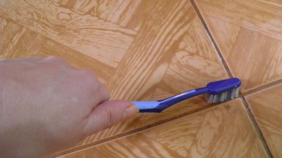 Практични идеи за употреба на старите четки за зъби