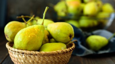 5 невероятни ползи от крушите за коса и кожа