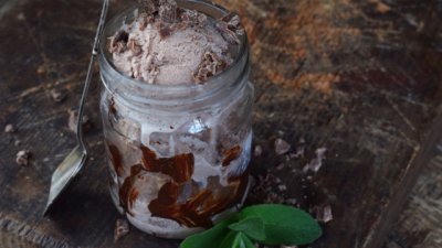 Бърз сладолед в бурканче