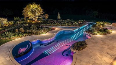 Басейн във формата на цигулка Страдивариус (галерия)