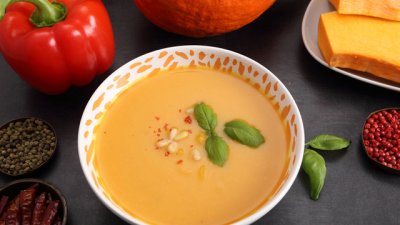 Тайландска супа с тиква и кокосово мляко