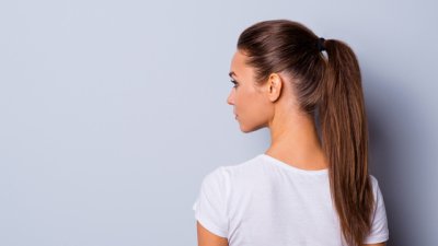 Какво се случва с косата, ако носите конска опашка често? 
