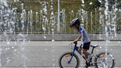 Децата се нуждаят от поне час физическа активност на ден