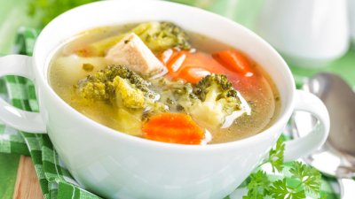 Пилешка супа с броколи и ориз