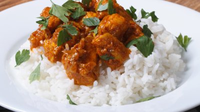 Пилешко с ароматен сос