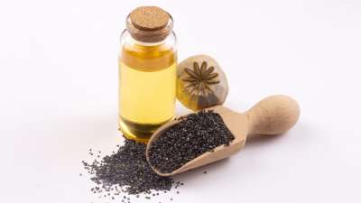 Маслото от маково семе намалява бръчките и съживява сухата коса 