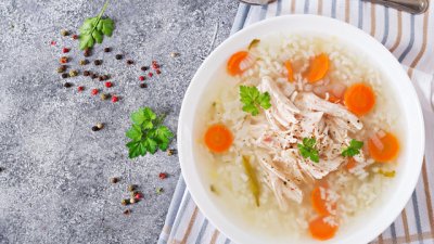 Пилешка супа с ориз и зеленчуци