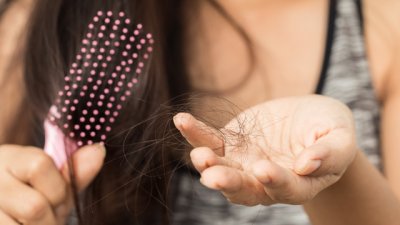 Косопад по време на кърмене – какви са причините 