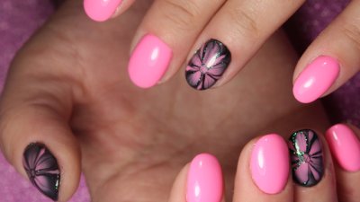 Маникюр в розови и лилави нюанси