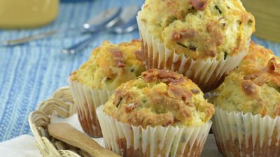 Солени мъфини с бекон и чедър 