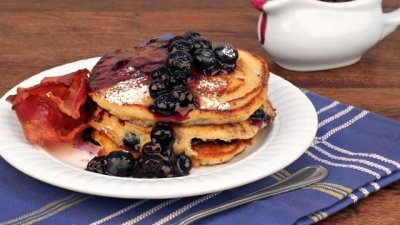 Сос за палачинки от боровинки и малини