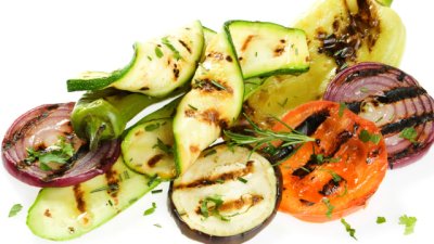 Зеленчуци на скара с балсамова марината