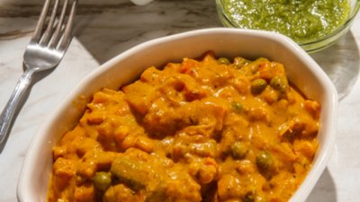 Картофено къри с грах и кокосово мляко