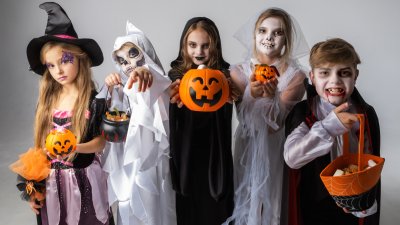 Евтин Хелоуин: Как да направим детски костюм с подръчни материали?