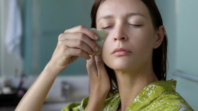Гуа ша масаж на лицето - за по-малко подпухване и тонизирана кожа
