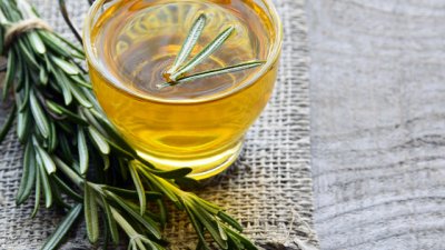 Как да облекчите главоболието с помощта на розмарин