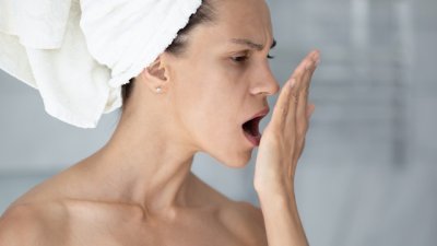 Причини за много лош сутрешен дъх 