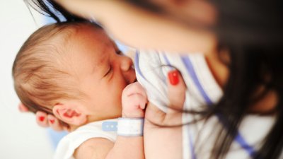 Кърмене след секцио