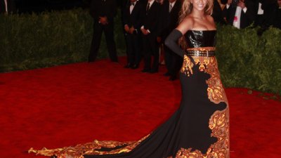 Бионсе отлага концерти, но не признава бременност