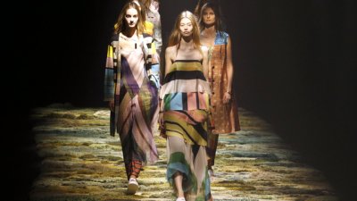 Бохемска романтика и флорални мотиви за пролет-лято 2015