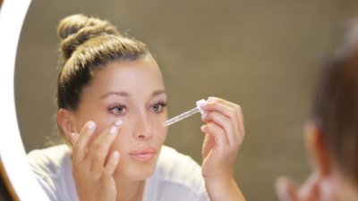 Серум за очи с масло от семена на шипки – при бръчки и торбички