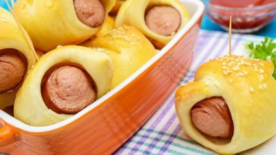 Миникренвирши в бутертесто